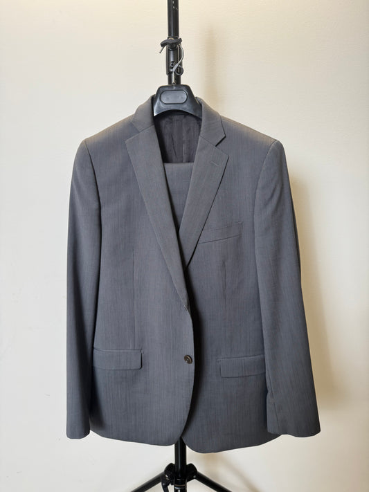 Grey Blazer / Pants (Large)