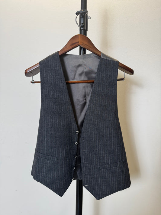 Grey Vest / Pants (Medium)